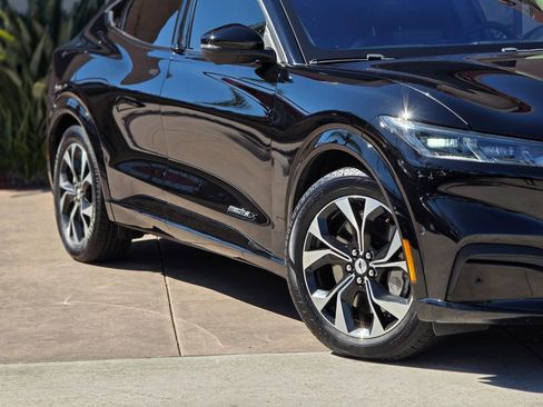 Used 2021 Ford Mustang Mach-E Premium image 4