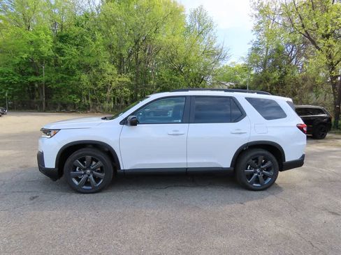 New 2026 Honda Pilot Sport image 3