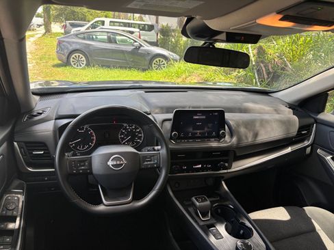 Used 2025 Nissan Rogue SV AWD/4WD image 34