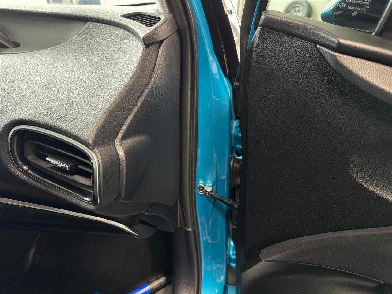 Used 2018 Toyota Prius Prime Advanced FWD image 25