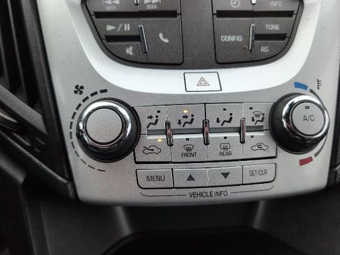 Used 2017 Chevrolet Equinox LT image 19