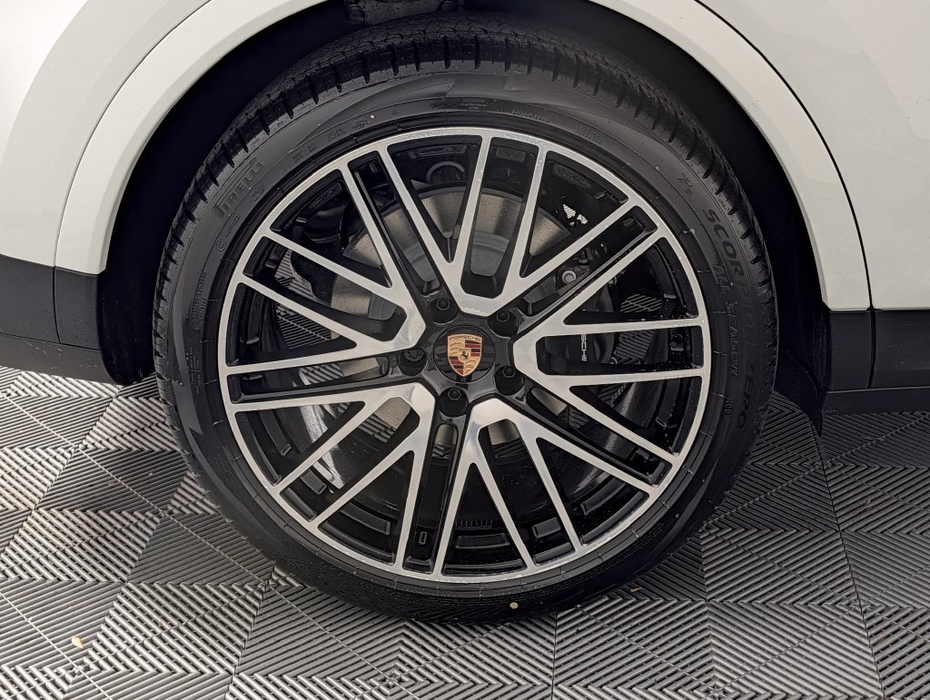 Certified 2026 Porsche Cayenne Coupe AWD/4WD image 13