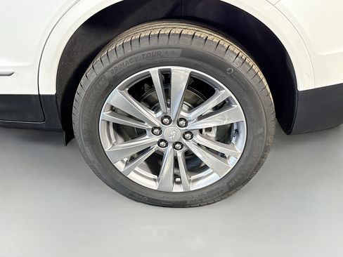 Used 2025 Cadillac XT5 Premium Luxury image 37