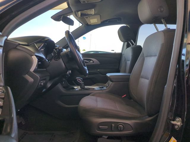 Used 2023 Chevrolet Traverse LT w/ LPO, Cargo Package FWD image 21