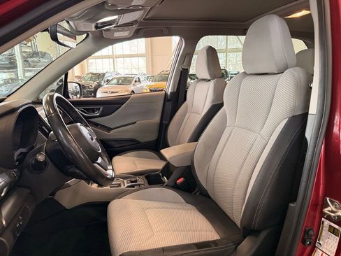 Used 2019 Subaru Forester Premium image 9