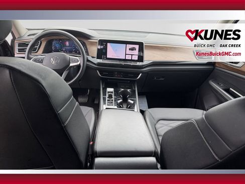 Used 2025 Volkswagen Atlas SE FWD image 25