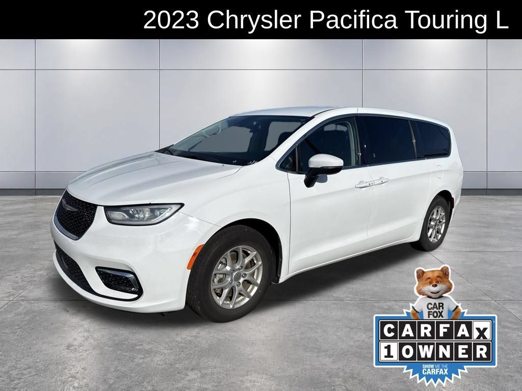 Used 2023 Chrysler Pacifica Touring-L FWD 360° Tour