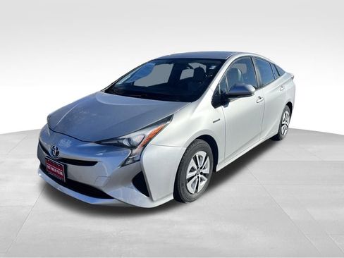 Used 2016 Toyota Prius Three image 7
