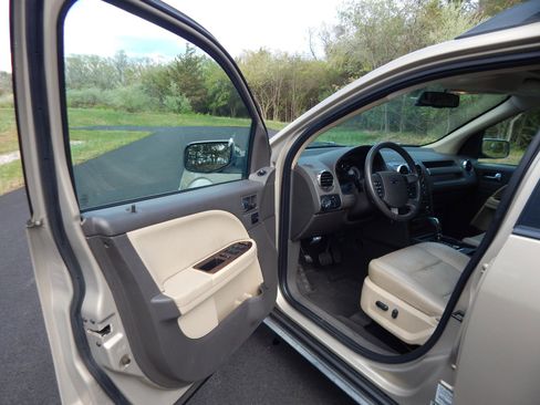 Used 2008 Ford Taurus X Limited AWD/4WD image 11