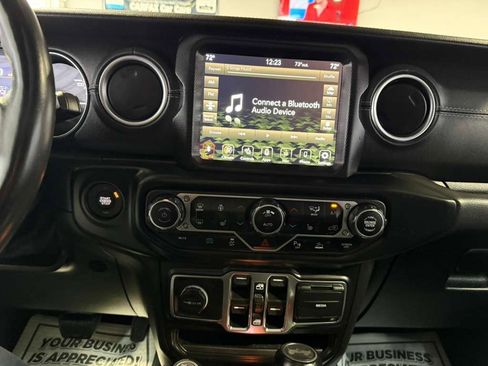 Used 2021 Jeep Wrangler Unlimited Sahara w/ Cold Weather Group AWD/4WD image 18