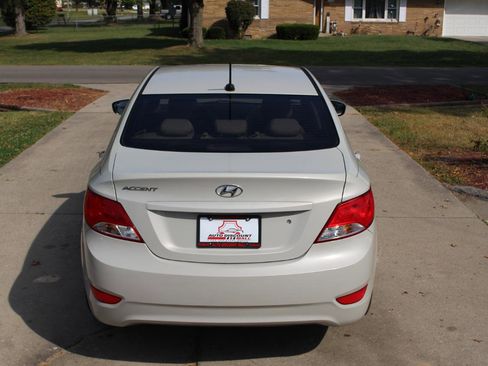 Used 2016 Hyundai Accent SE FWD image 10