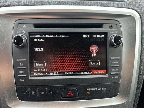 Used 2016 GMC Acadia SLE AWD/4WD image 21