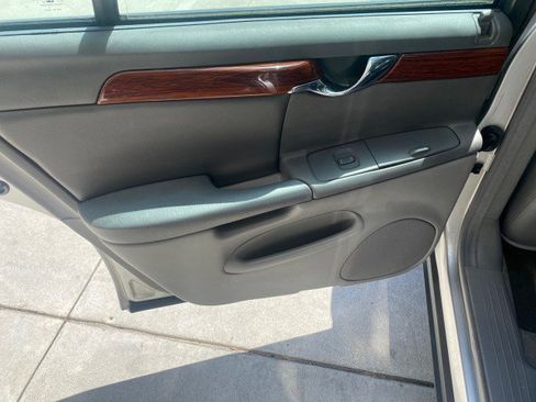 Used 2005 Cadillac De Ville image 65