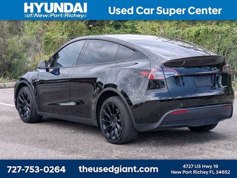 Used 2023 Tesla Model Y Long Range AWD/4WD image 3