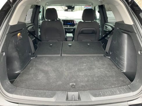 Used 2025 Chevrolet TrailBlazer LT AWD/4WD image 27