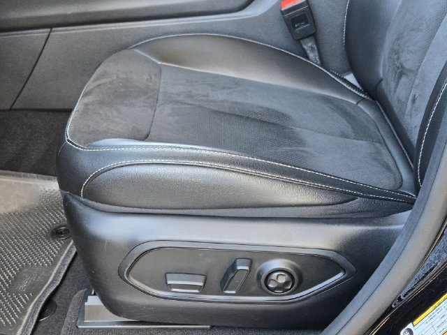 Used 2024 Jeep Grand Cherokee L Altitude AWD/4WD image 23