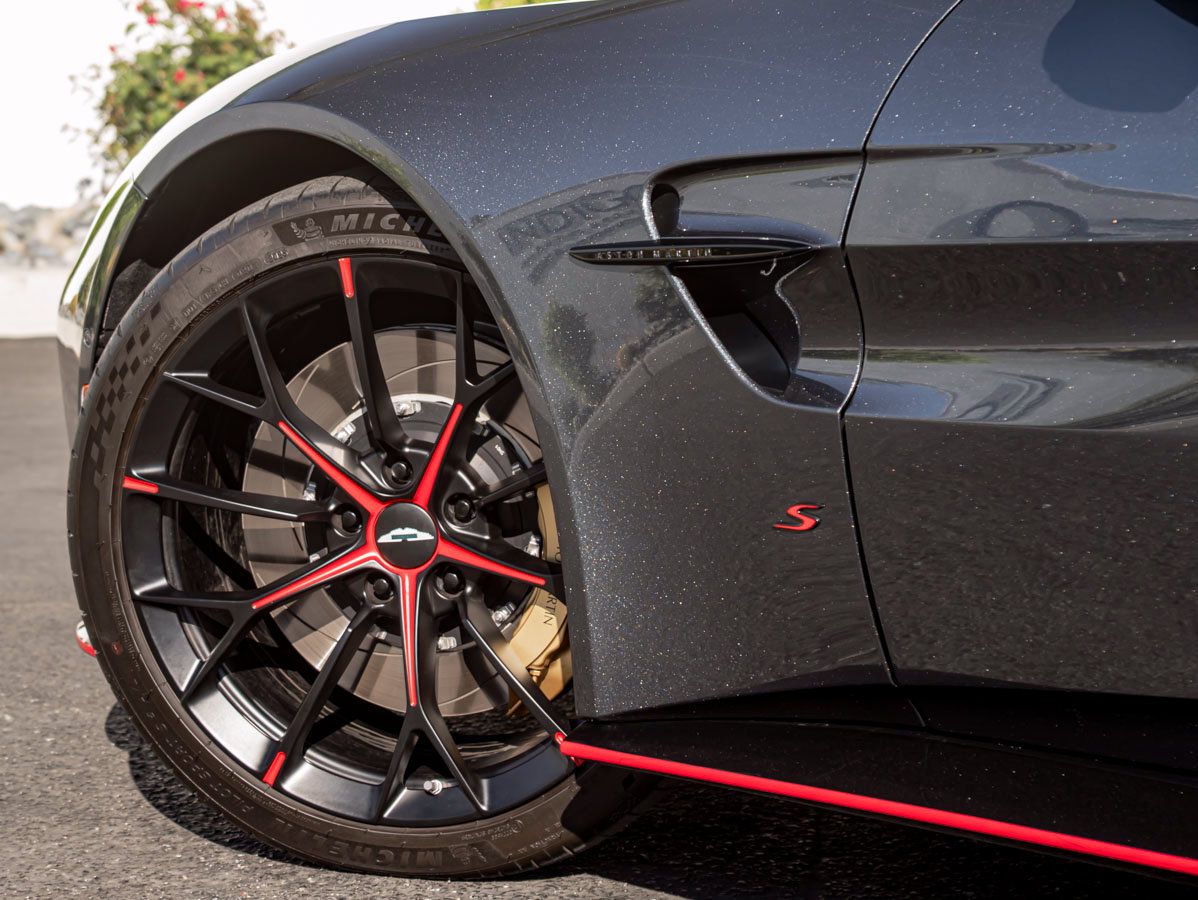 Used 2026 Aston Martin V8 Vantage S RWD image 9