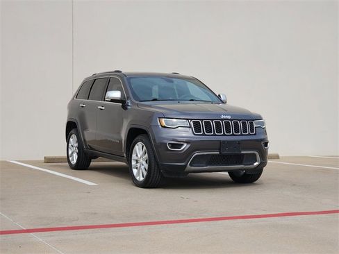 Used 2017 Jeep Grand Cherokee Limited w/ Luxury Group II image 3