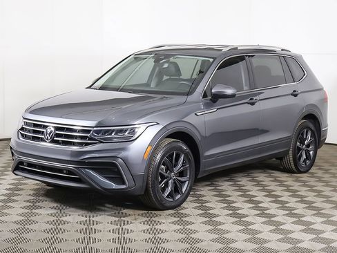 Certified 2023 Volkswagen Tiguan SE image 9