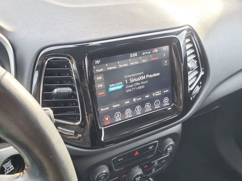 Used 2019 Jeep Compass Limited image 28