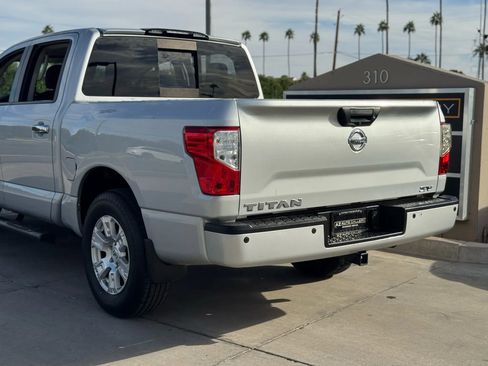 Used 2018 Nissan Titan SV w/ SV Convenience Package image 49