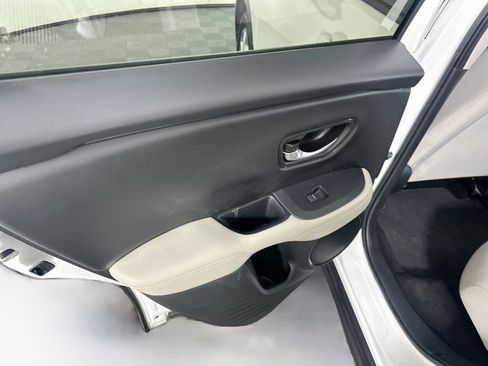 Used 2025 Honda HR-V LX image 25