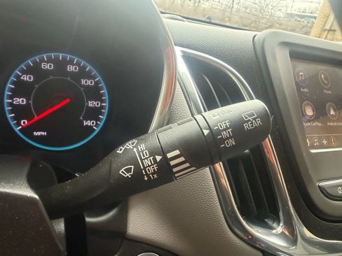 Used 2019 Chevrolet Equinox LS w/ LS Convenience Package FWD image 15