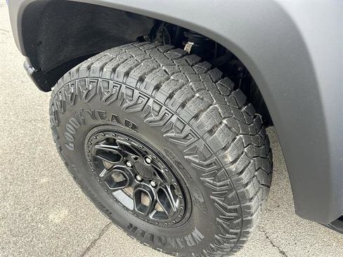Used 2025 Chevrolet Colorado ZR2 w/ ZR2 Bison Edition AWD/4WD image 12