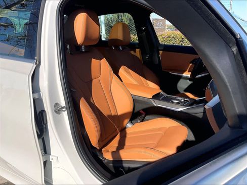 Used 2024 BMW 330i xDrive Sedan w/ Premium Package AWD/4WD image 9