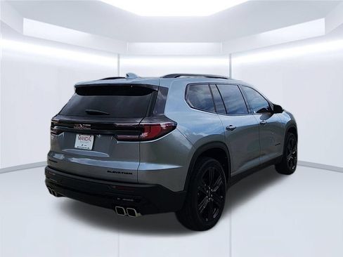 Used 2025 GMC Acadia Elevation w/ Elevation Premium Package FWD image 4