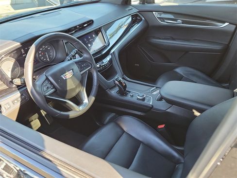 Certified 2022 Cadillac XT6 Sport w/ Technology Package image 10