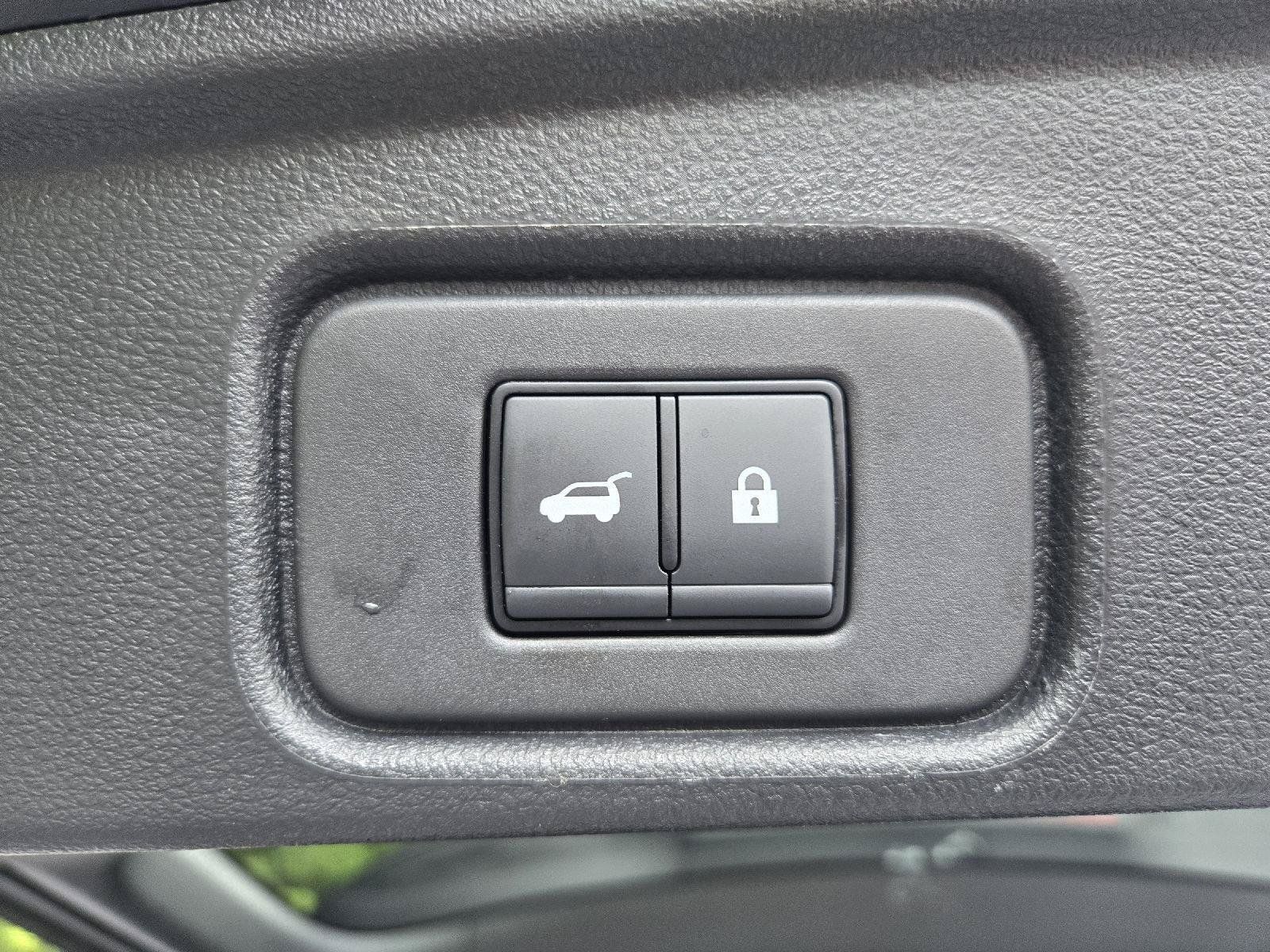 Used 2025 Nissan Pathfinder SL AWD/4WD image 10