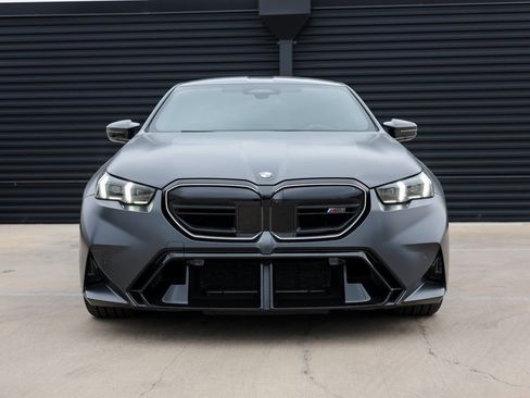 Used 2025 BMW M5 w/ Carbon Package image 10