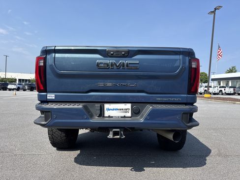 Used 2024 GMC Sierra 3500 Denali Ultimate AWD/4WD image 9