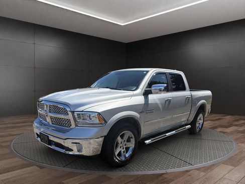 Used 2016 RAM 1500 Laramie w/ Convenience Group AWD/4WD image 4