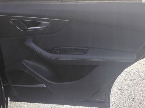 Certified 2025 Audi SQ7 Premium Plus w/ Executive Package image 22