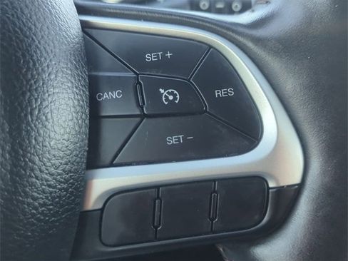 Used 2018 Jeep Compass Limited image 14