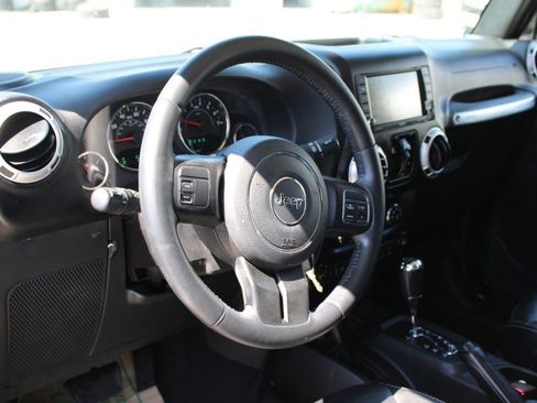Used 2015 Jeep Wrangler Unlimited Sahara AWD/4WD image 25