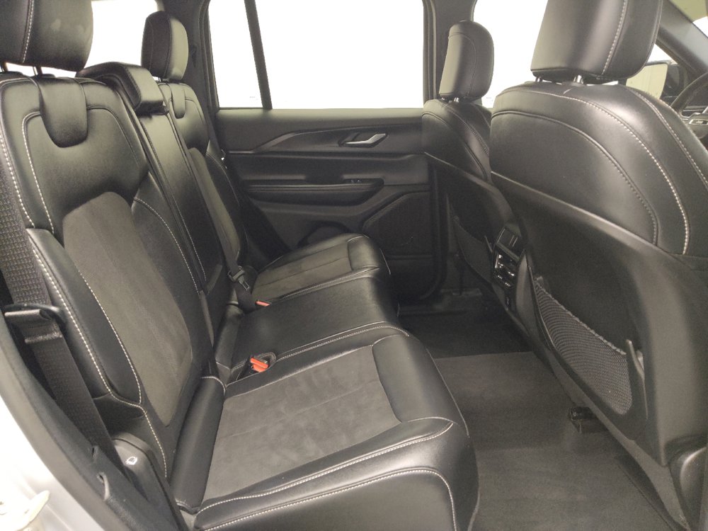 Used 2023 Jeep Grand Cherokee Altitude AWD/4WD image 19