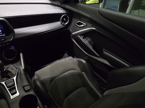 Used 2020 Chevrolet Camaro SS image 19