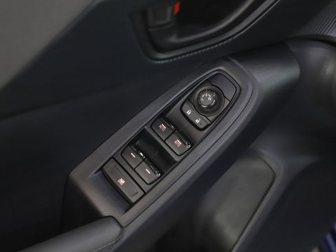 Used 2025 Subaru Crosstrek 2.0i Premium image 19