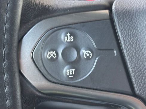 Used 2018 Chevrolet Silverado 1500 LT w/ LT Eassist Package RWD image 10