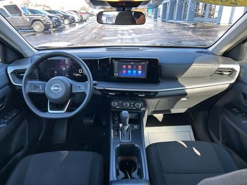 Used 2025 Nissan Kicks S image 18