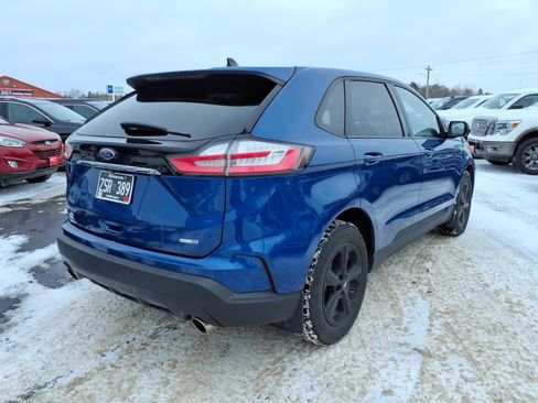 Used 2020 Ford Edge SE image 6