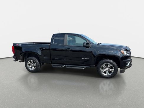 Used 2019 Chevrolet Colorado Z71 AWD/4WD image 3