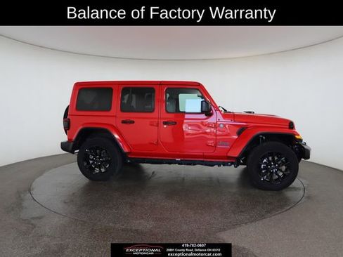 Used 2025 Jeep Wrangler Unlimited Sahara w/ Safety Group image 24
