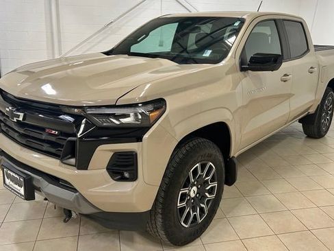 Used 2024 Chevrolet Colorado Z71 w/ Z71 Convenience Package 2 AWD/4WD image 1