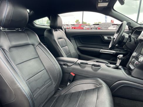 Used 2018 Ford Mustang GT Premium w/ Equipment Group 401A RWD image 25