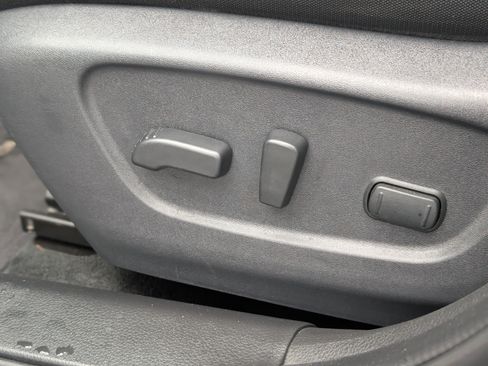 Used 2019 Nissan Rogue SV image 29