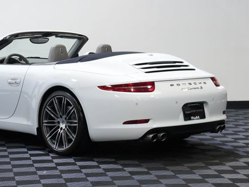 Used 2016 Porsche 911 Carrera S w/ Sport Chrono Package RWD image 18